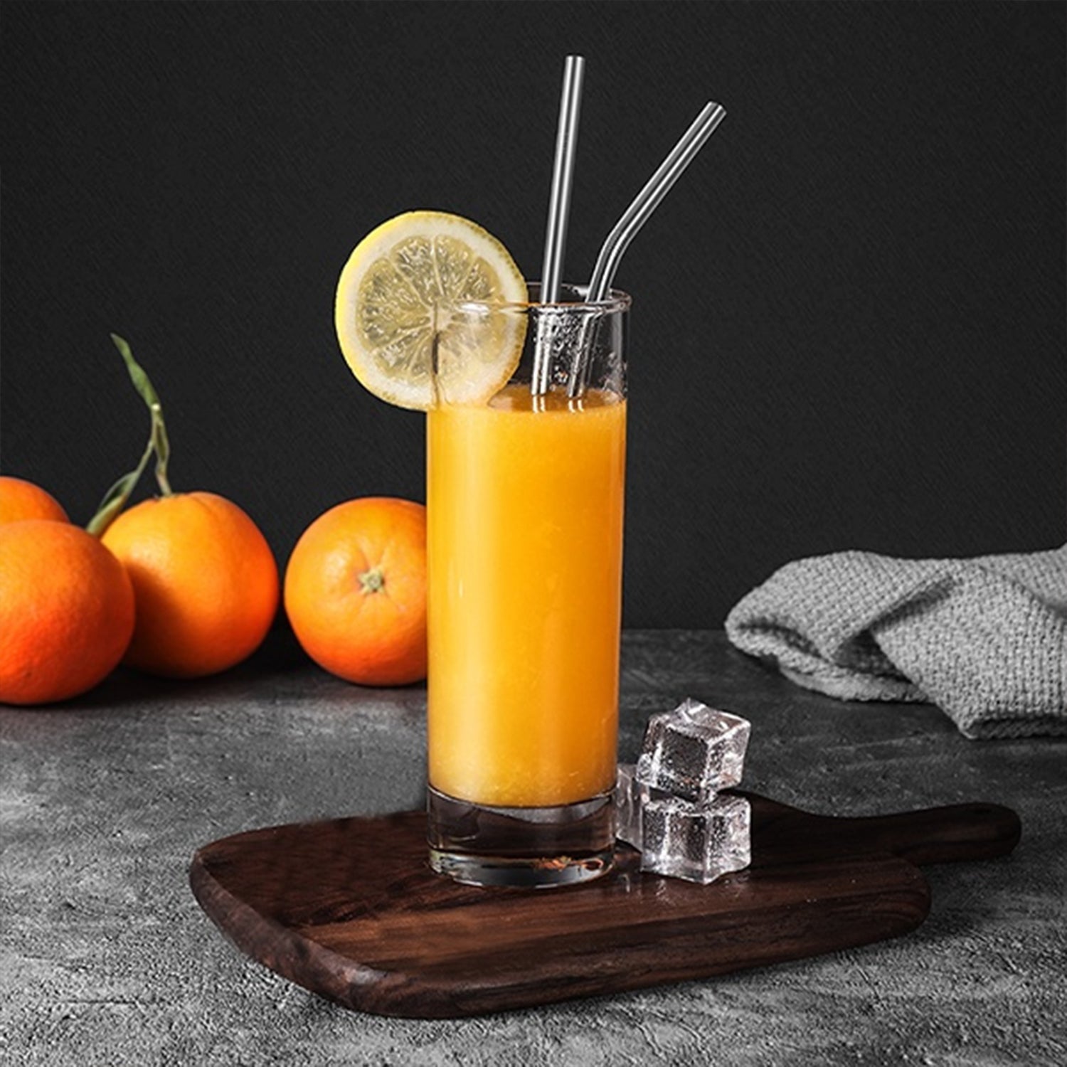0579 Set of 4 Stainless Steel Straws & Brush (2 Straight straws, 2 Bent straws, 1 Brush) 0579 Set of 4 Stainless Steel Straws & Brush (2 Straight straws, 2 Bent straws, 1 Brush)
